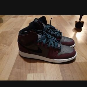 Jordan 1 mulberry